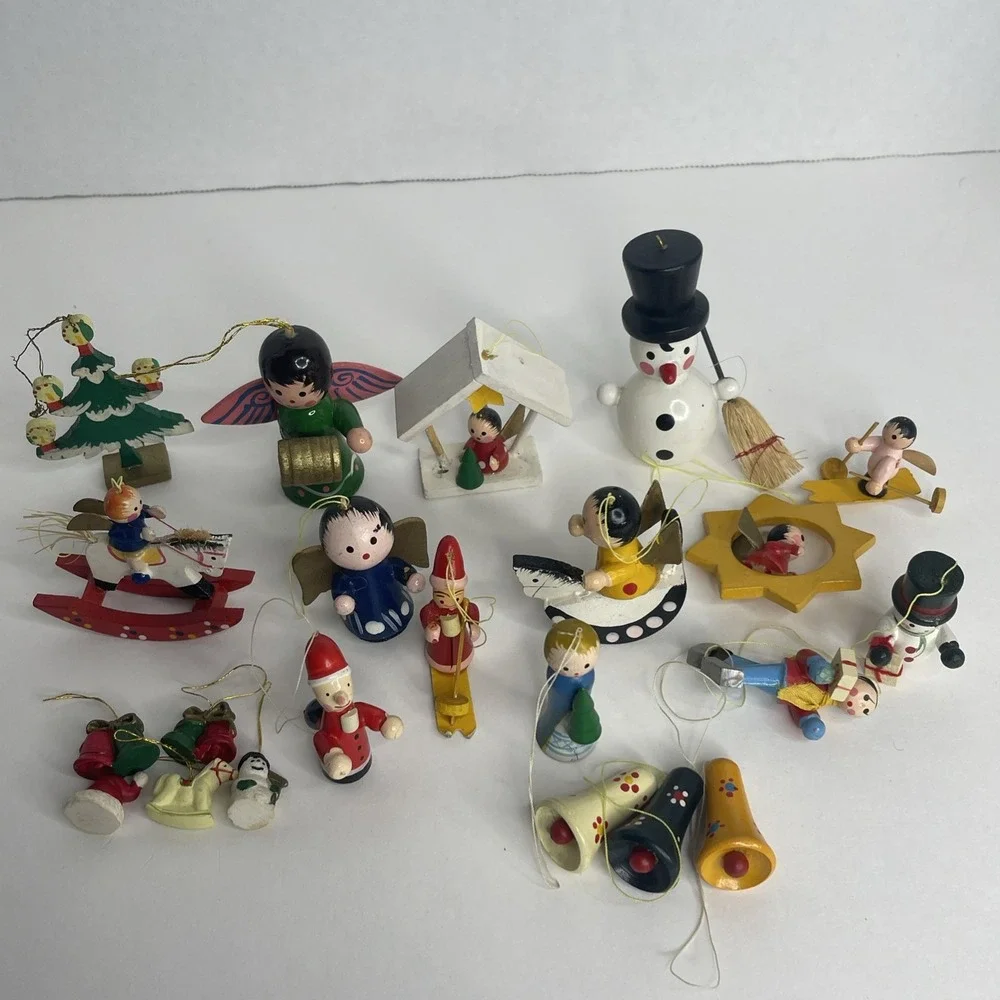 Vintage Set Of 21 Wooden Hanging Christmas Ornaments Some Have Damage See Pics